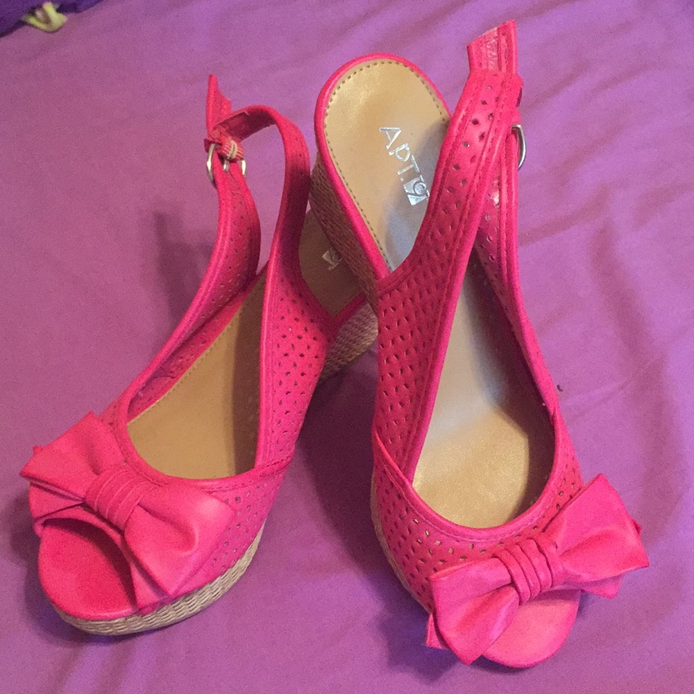 Pink Bow Wedges